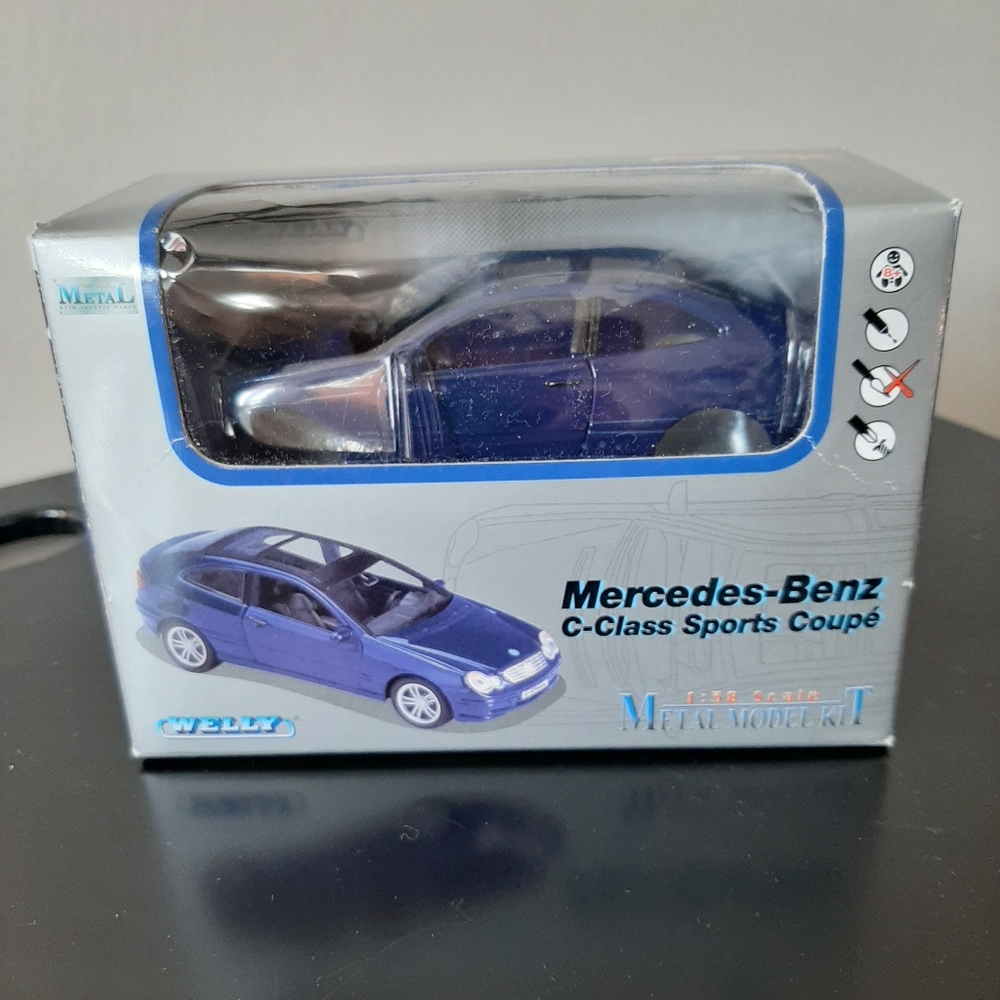 Welly Metal Model Kit - Mercedes Benz Sports Coupe